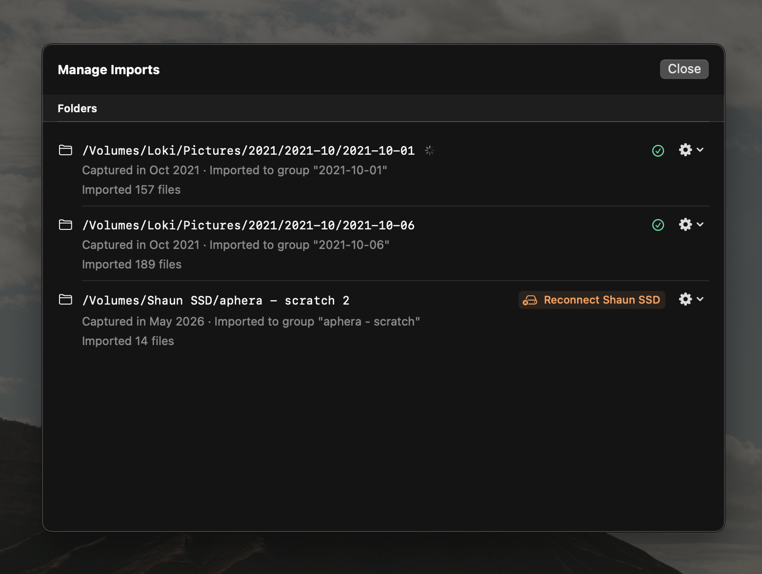 Manage Imports window showing import history with status and Locate on Disk option